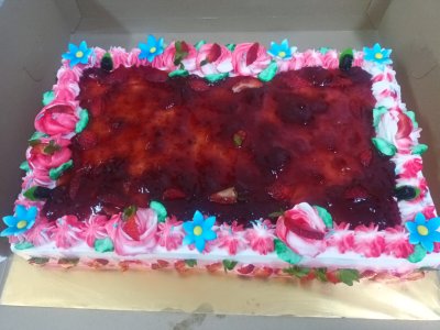 Eggless Strawberry Vegan Cake